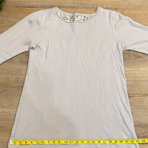 Beautiful beige long sleeve shirt with lace back - Picture 7 of 9